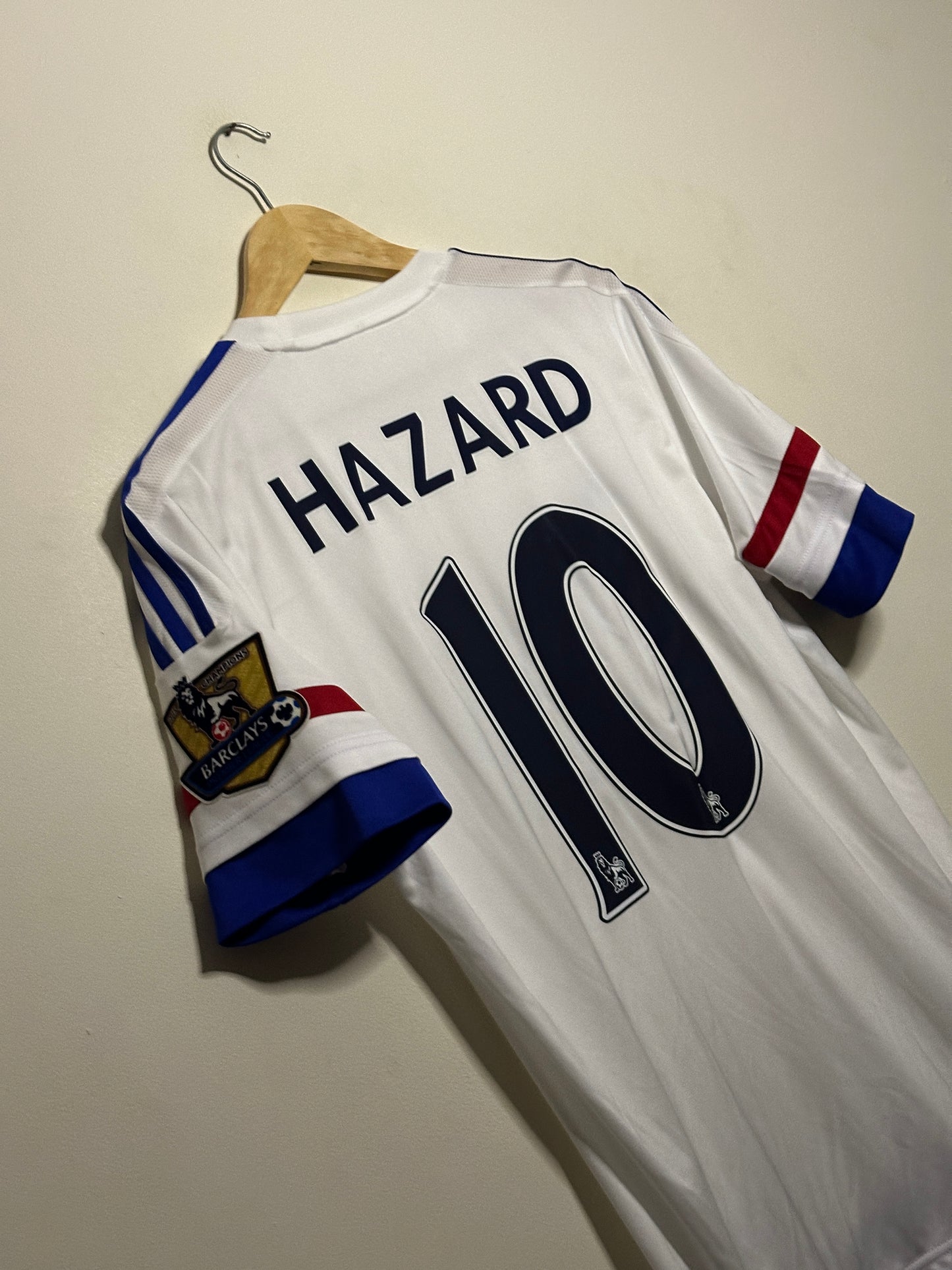 Eden Hazard Chelsea FC 2015-16 away football shirt (M)