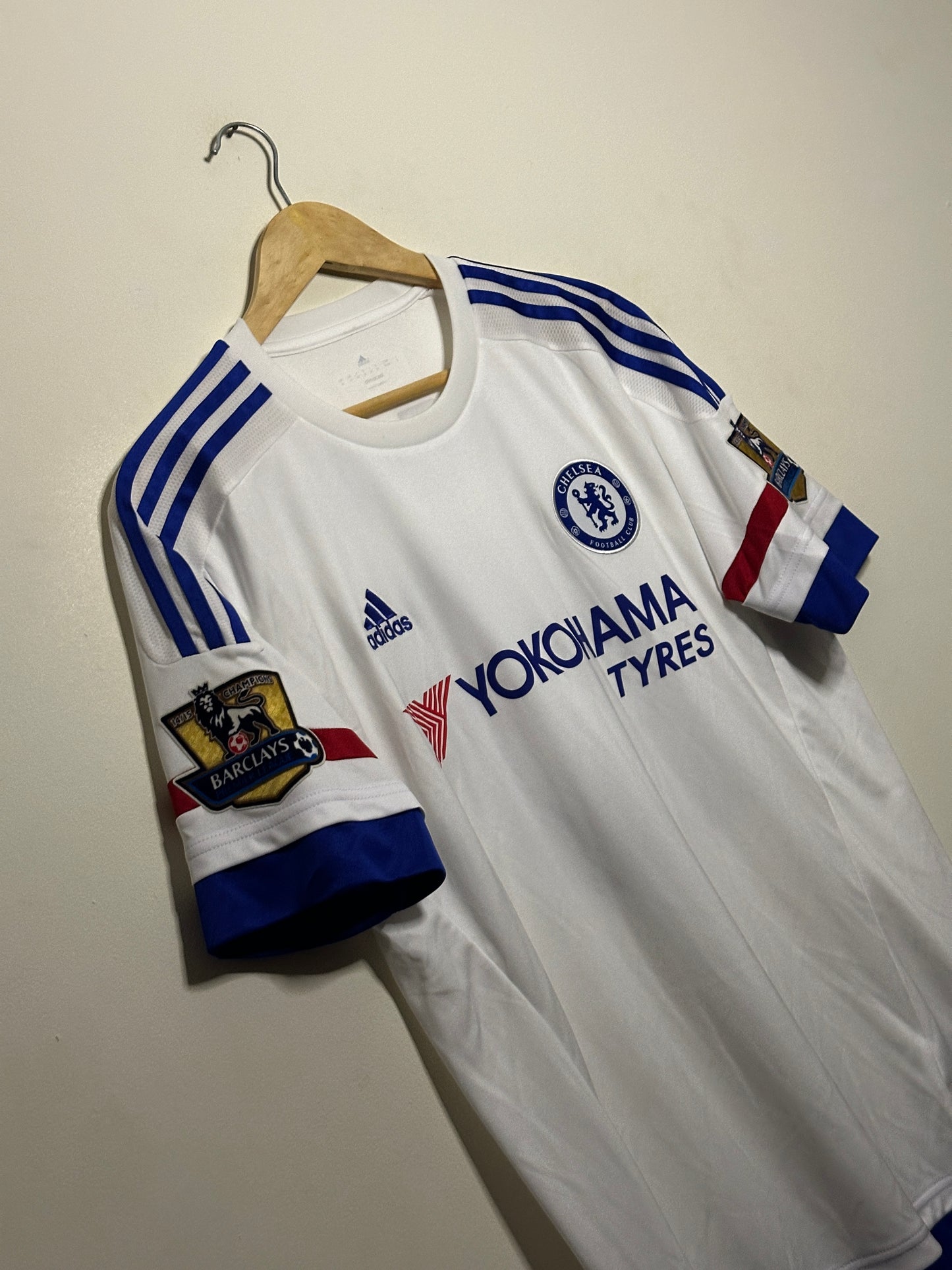 Eden Hazard Chelsea FC 2015-16 away football shirt (M)