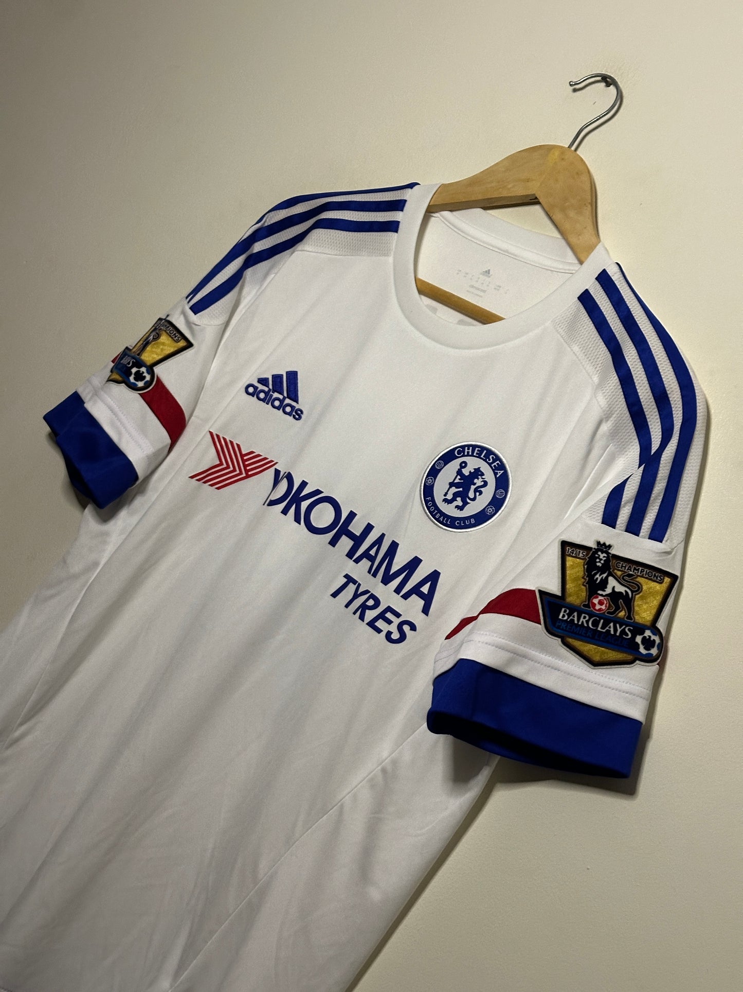 Eden Hazard Chelsea FC 2015-16 away football shirt (M)