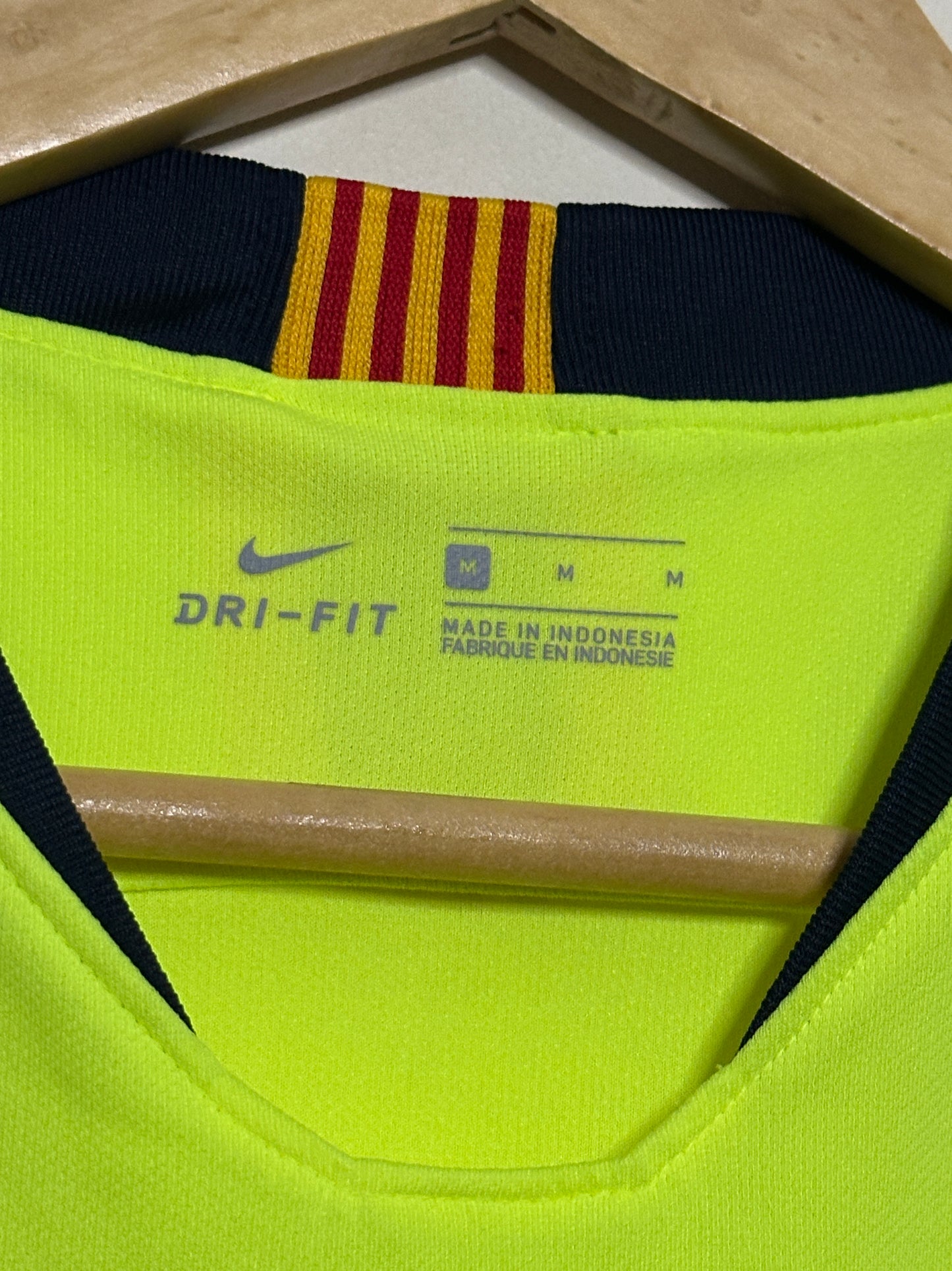 Lionel Messi FC Barcelona 2018-19 away football shirt (M)