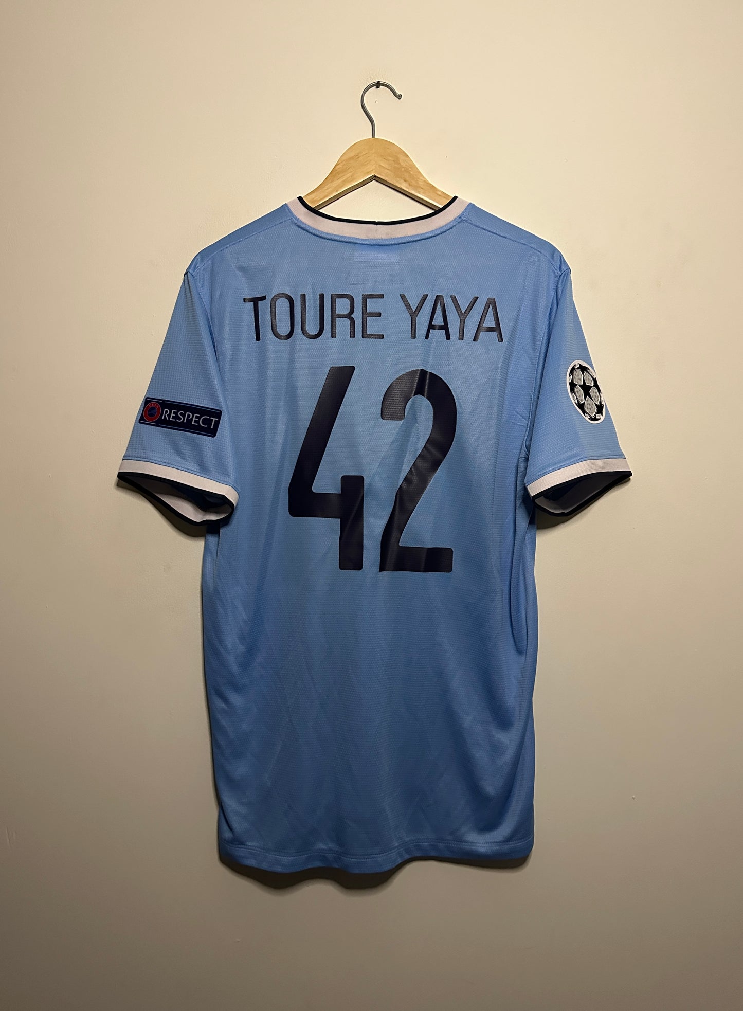 Yaya Toure Manchester City FC 2013-14 home football shirt (L)