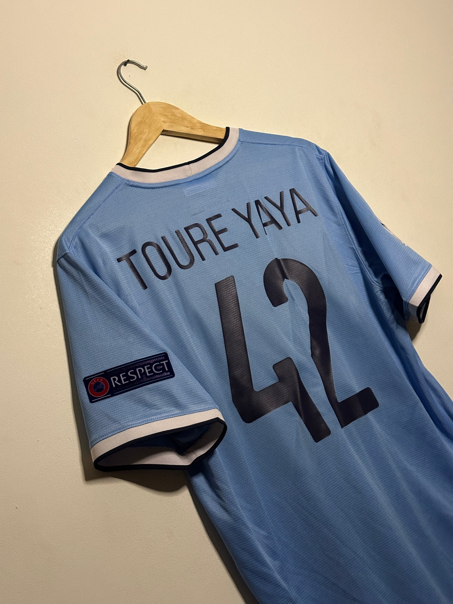 Yaya Toure Manchester City FC 2013-14 home football shirt (L)