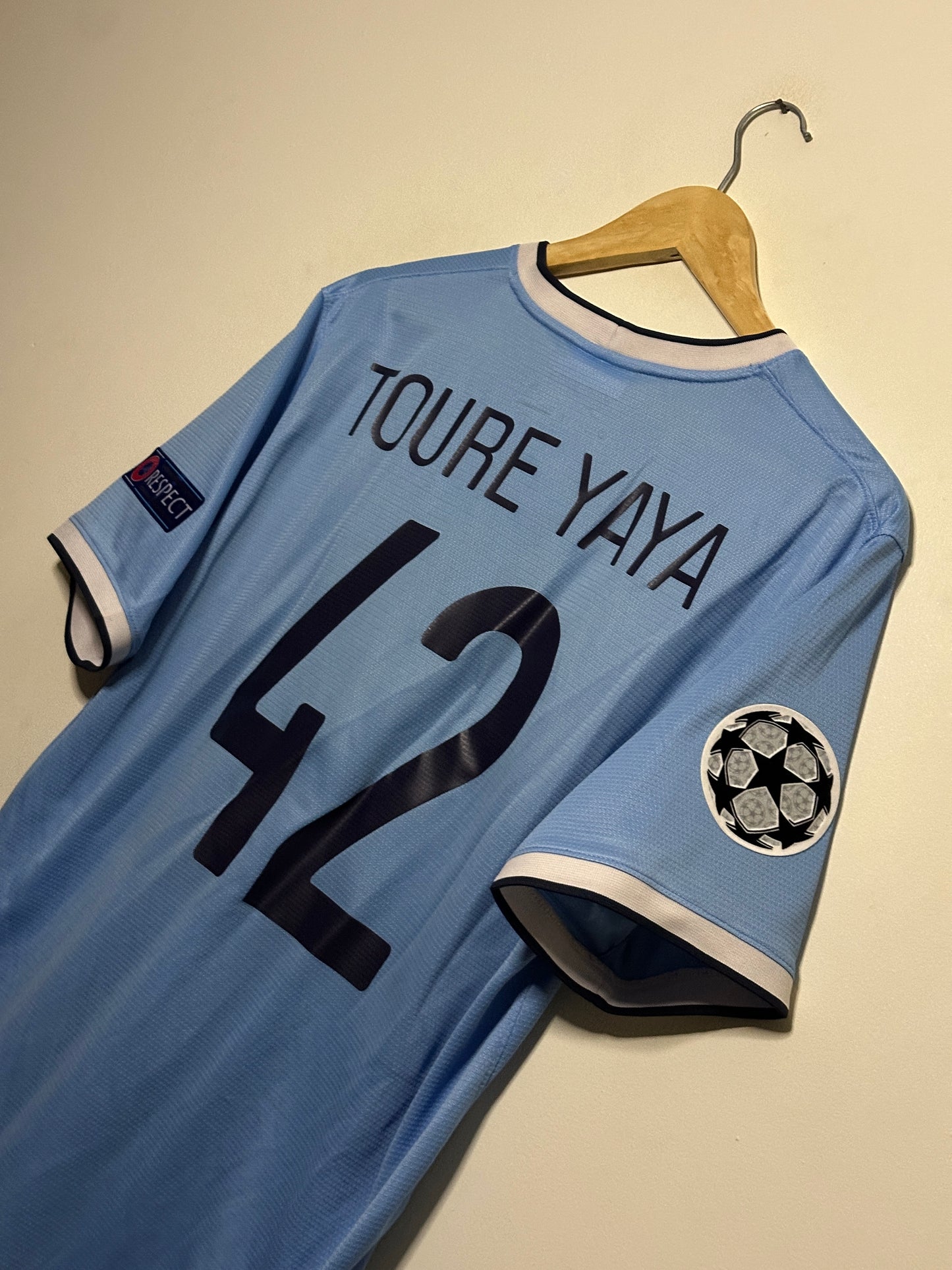 Yaya Toure Manchester City FC 2013-14 home football shirt (L)