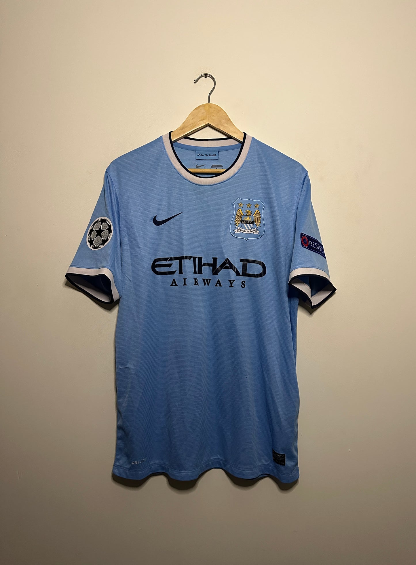 Yaya Toure Manchester City FC 2013-14 home football shirt (L)