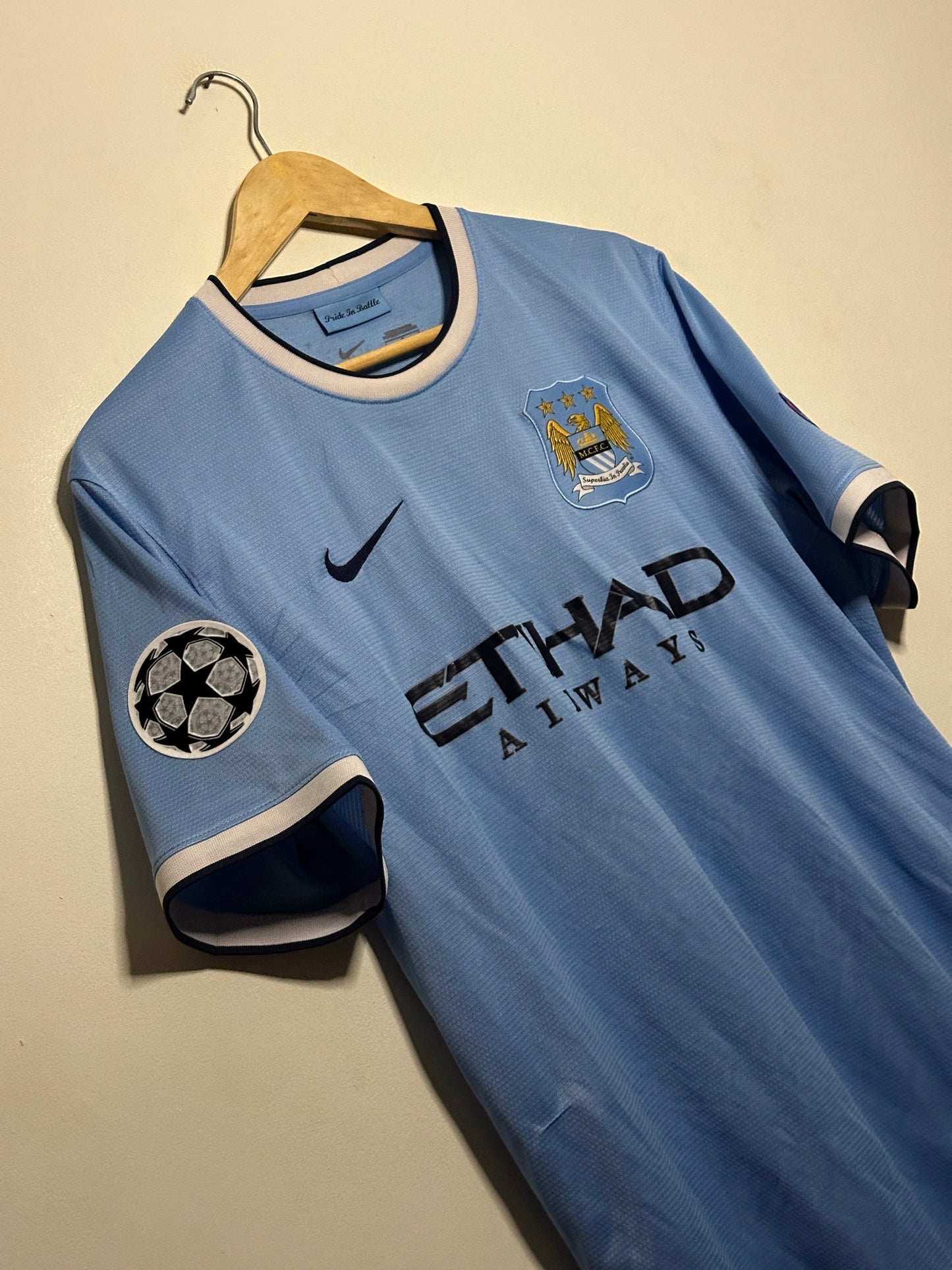 Yaya Toure Manchester City FC 2013-14 home football shirt (L)