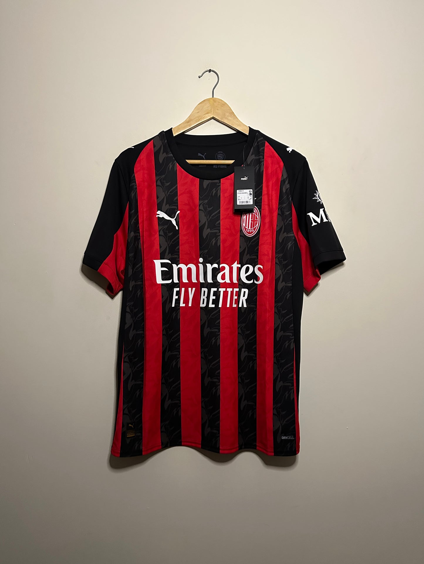 Luka Modric AC Milan 2025-26 home football shirt (L)