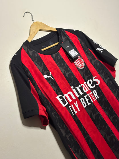 Luka Modric AC Milan 2025-26 home football shirt (L)