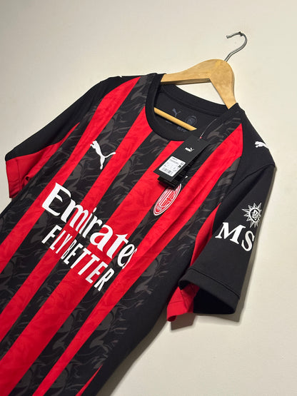 Luka Modric AC Milan 2025-26 home football shirt (L)