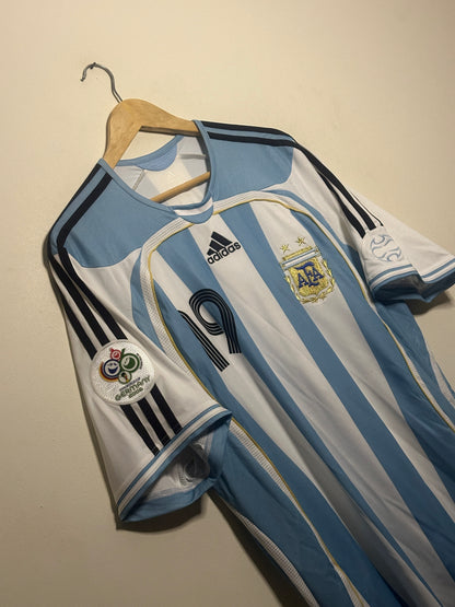 Lionel Messi Argentina 2006 World Cup home football shirt (L)