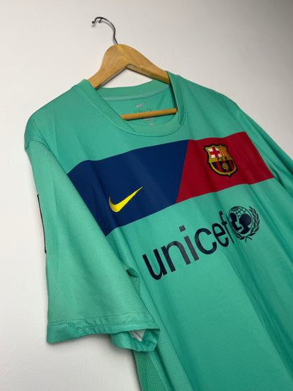 Lionel Messi FC Barcelona 2010-11 away football shirt (M)