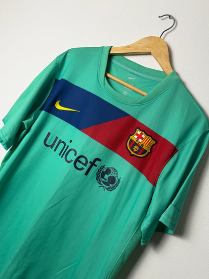 Lionel Messi FC Barcelona 2010-11 away football shirt (M)