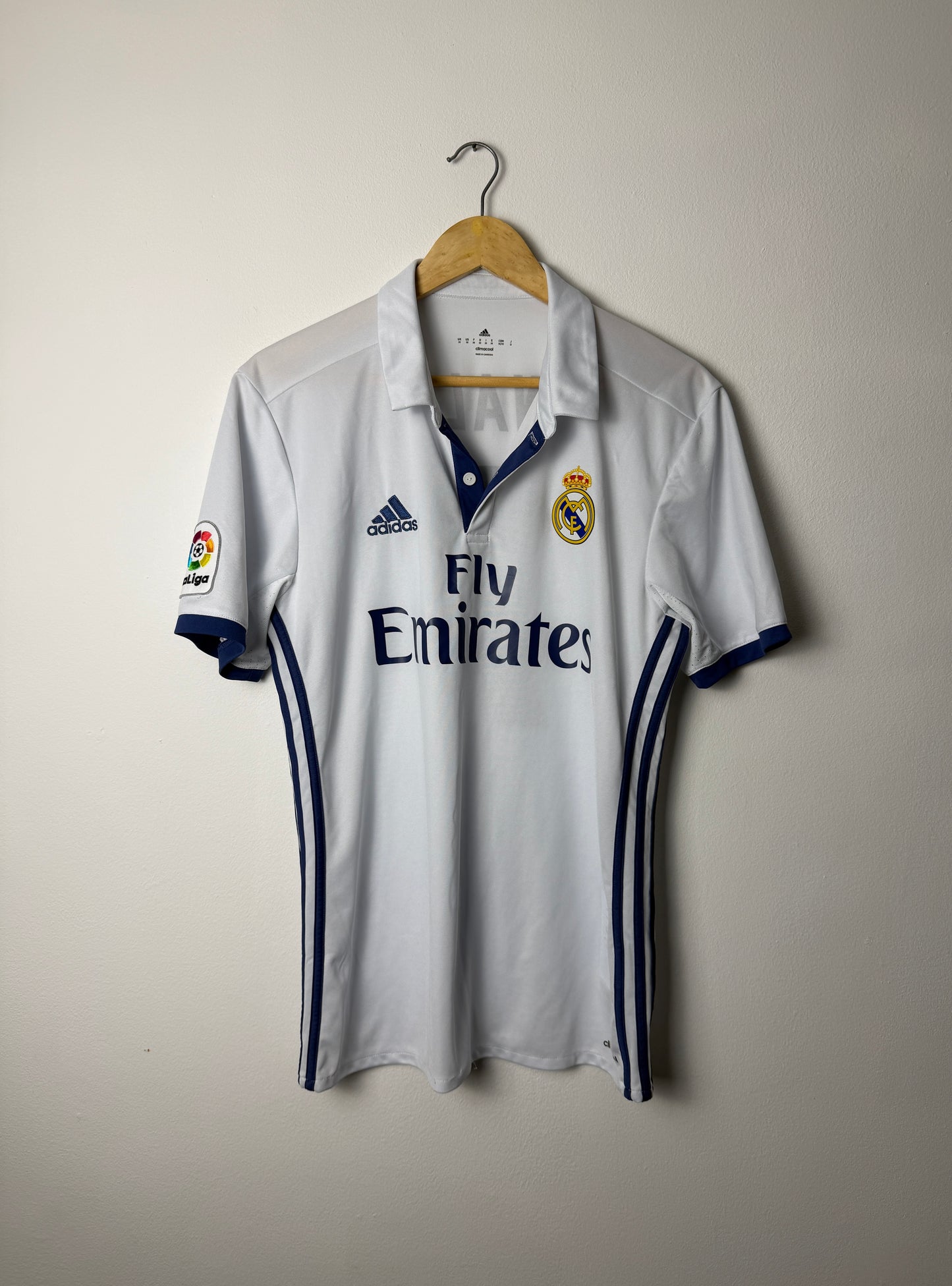 Cristiano Ronaldo Real Madrid CF 2016-17 home football shirt (M)