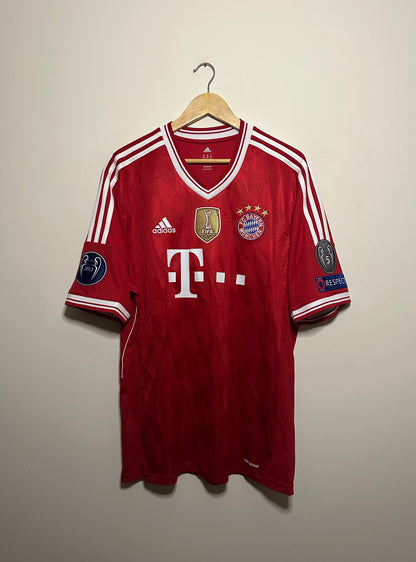 Arjen Robben FC Bayern Munich 2013-14 home football shirt (XL)