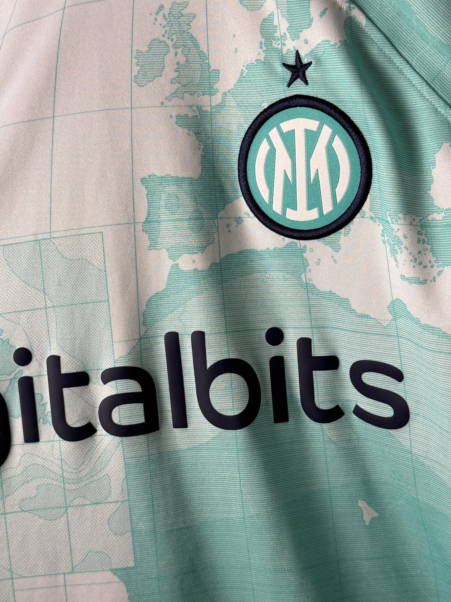 Lautaro Martinez Inter Milan 2022-23 away football shirt (L)
