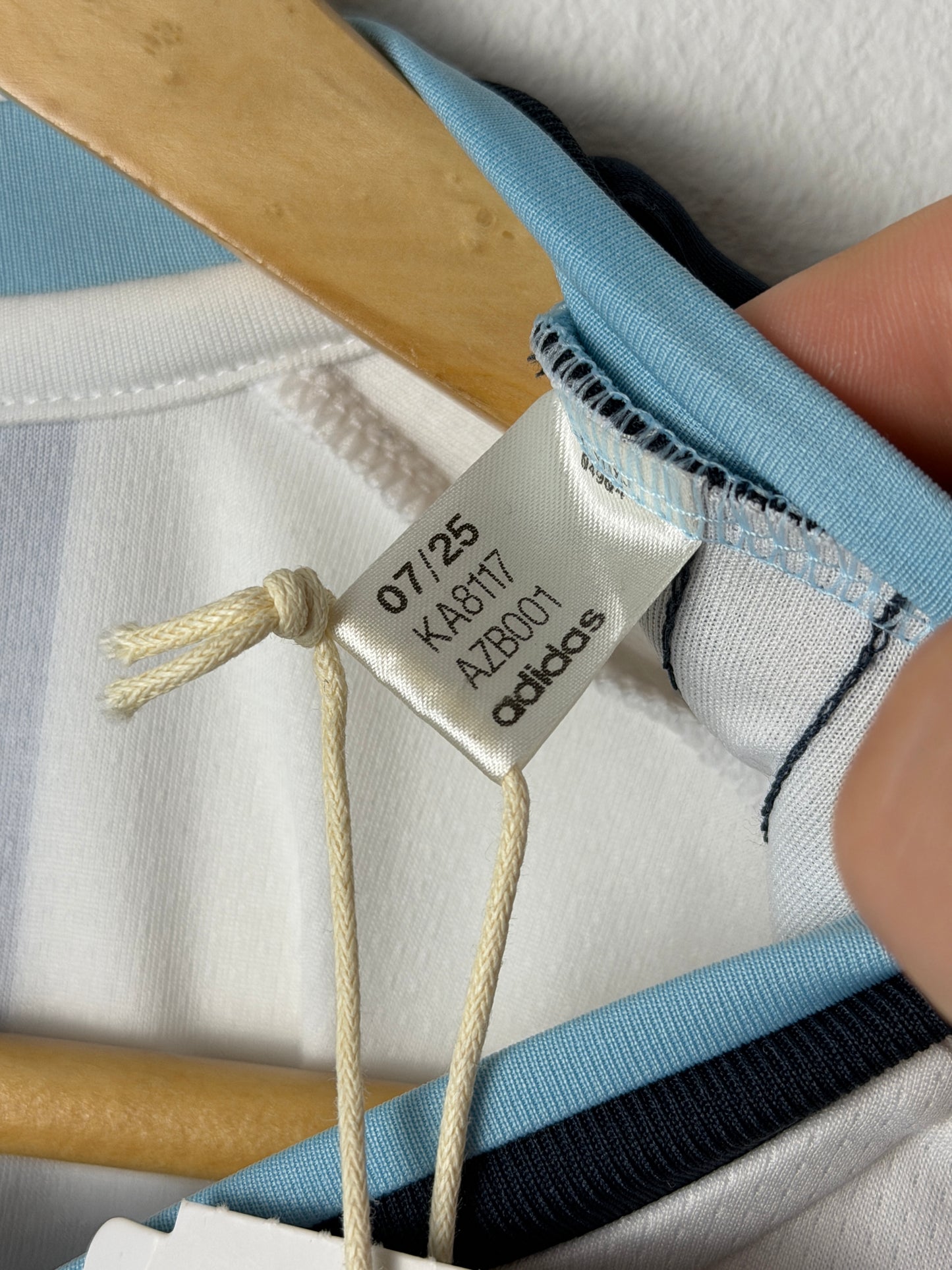 Lionel Messi Argentina 2026 home football shirt (L)