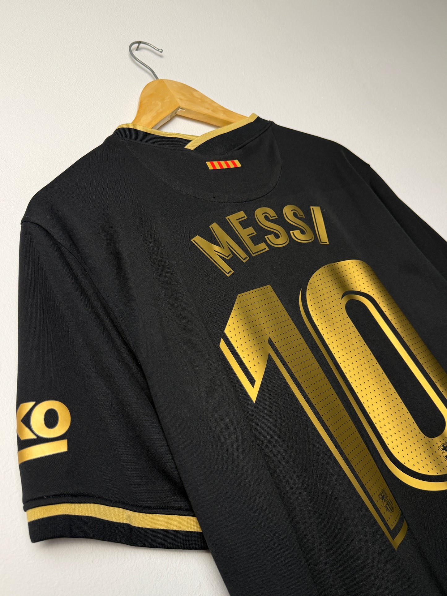 Lionel Messi FC Barcelona 2020-21 away football shirt (XL)