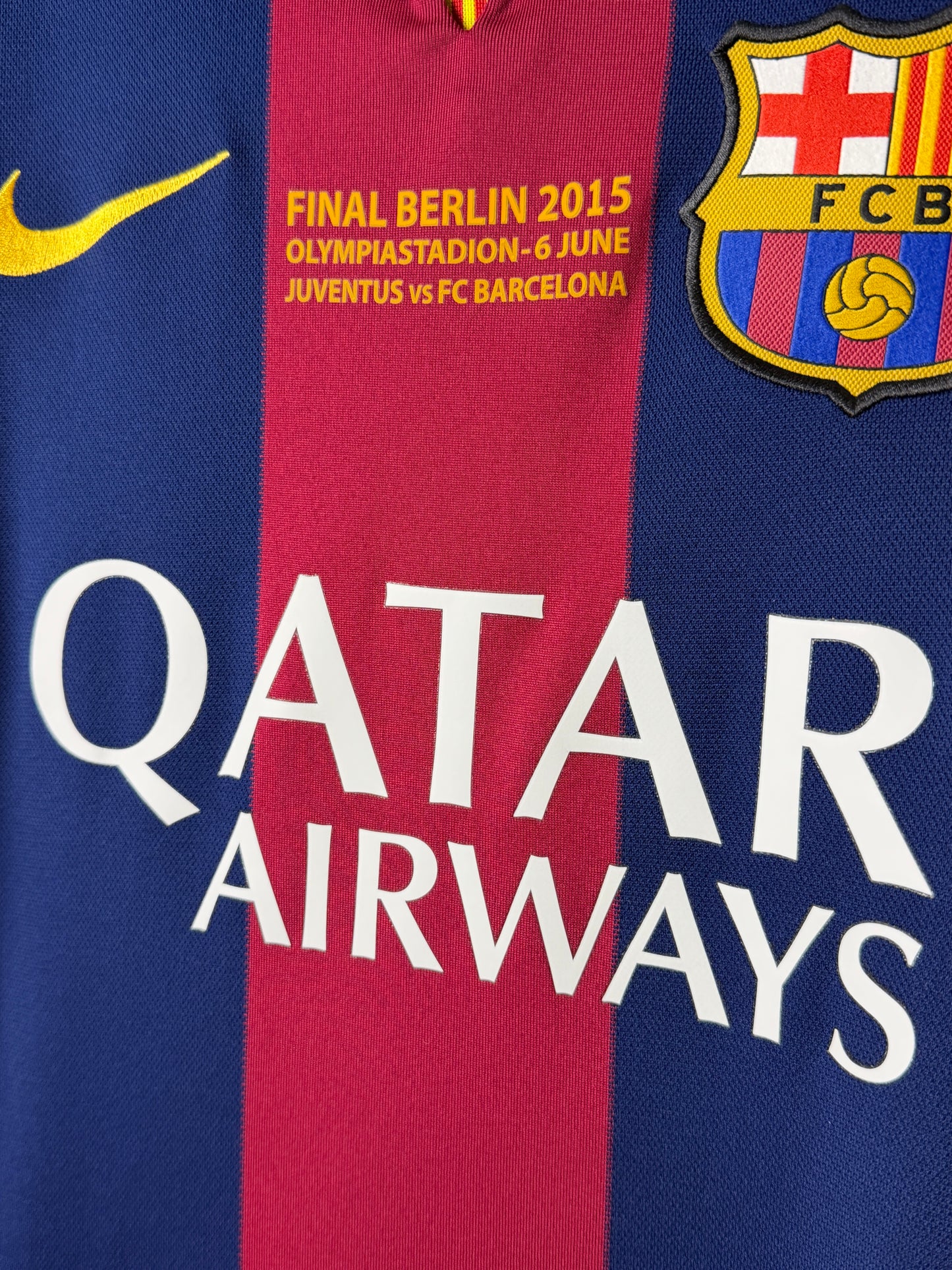 Andres Iniesta FC Barcelona 2014-15 home football shirt (XL)