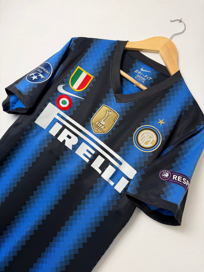 Samuel Eto'o Inter Milan 2010-11 home football shirt (S)