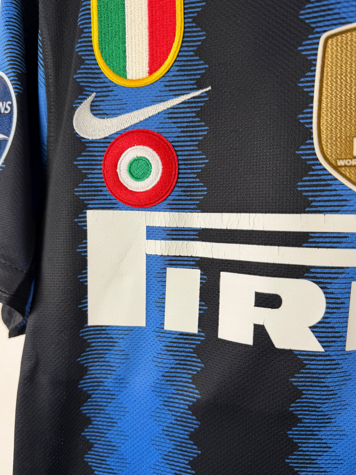 Samuel Eto'o Inter Milan 2010-11 home football shirt (S)