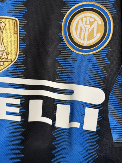 Samuel Eto'o Inter Milan 2010-11 home football shirt (S)
