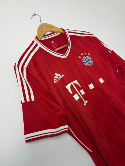 Arjen Robben FC Bayern Munich 2013-14 home football shirt (M)