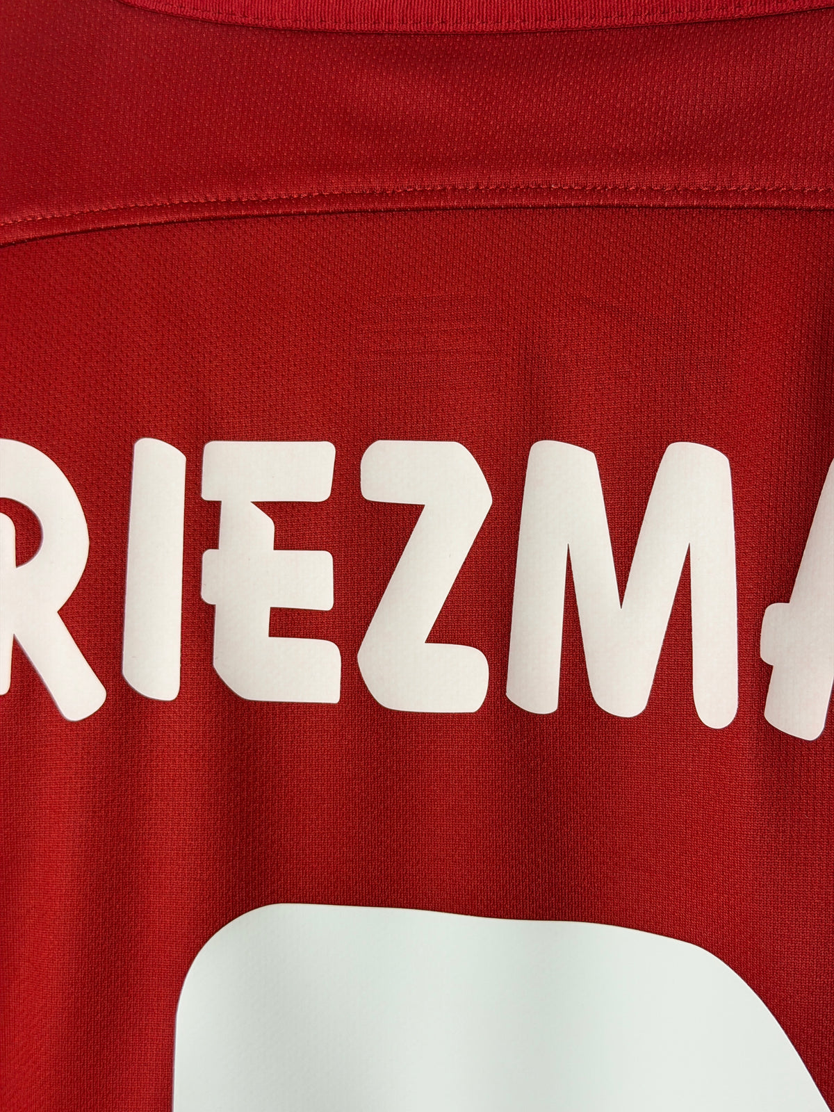 Antoine Griezmann Atletico Madrid 2015-16 home football shirt (M)