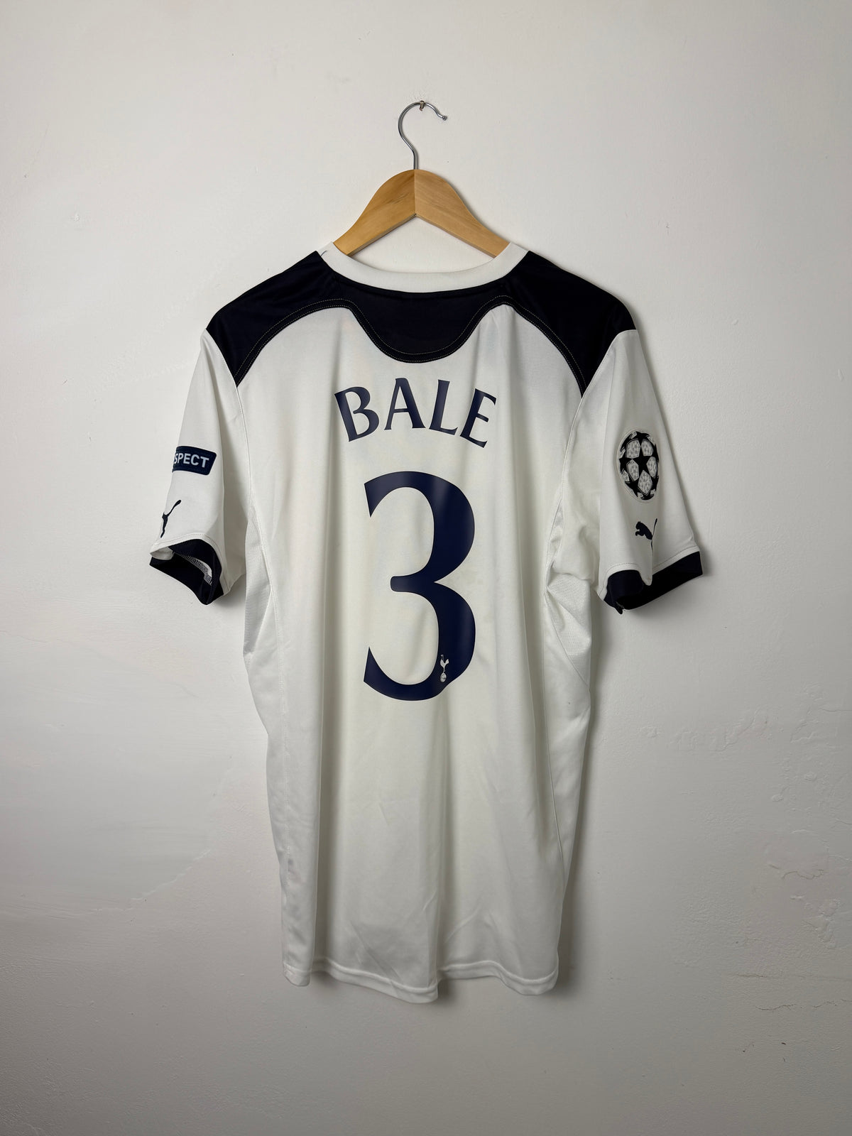 Gareth Bale Tottenham Hotspur 2010-11 home football shirt (M)