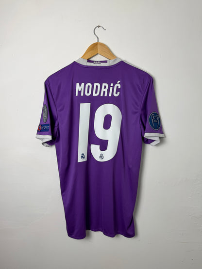 Luka Modric Real Madrid 2016-17 away football shirt (M)