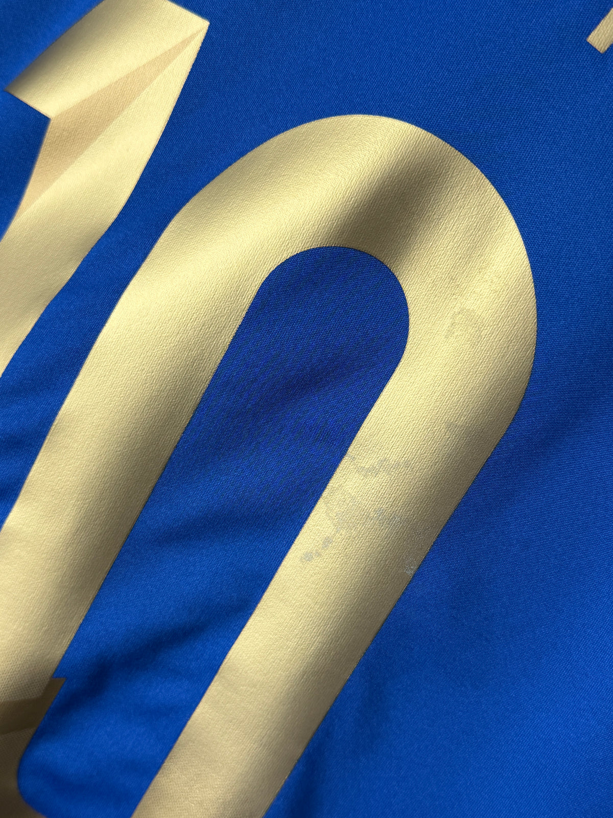 Lionel Messi Argentina 2014 World Cup away football shirt (M)