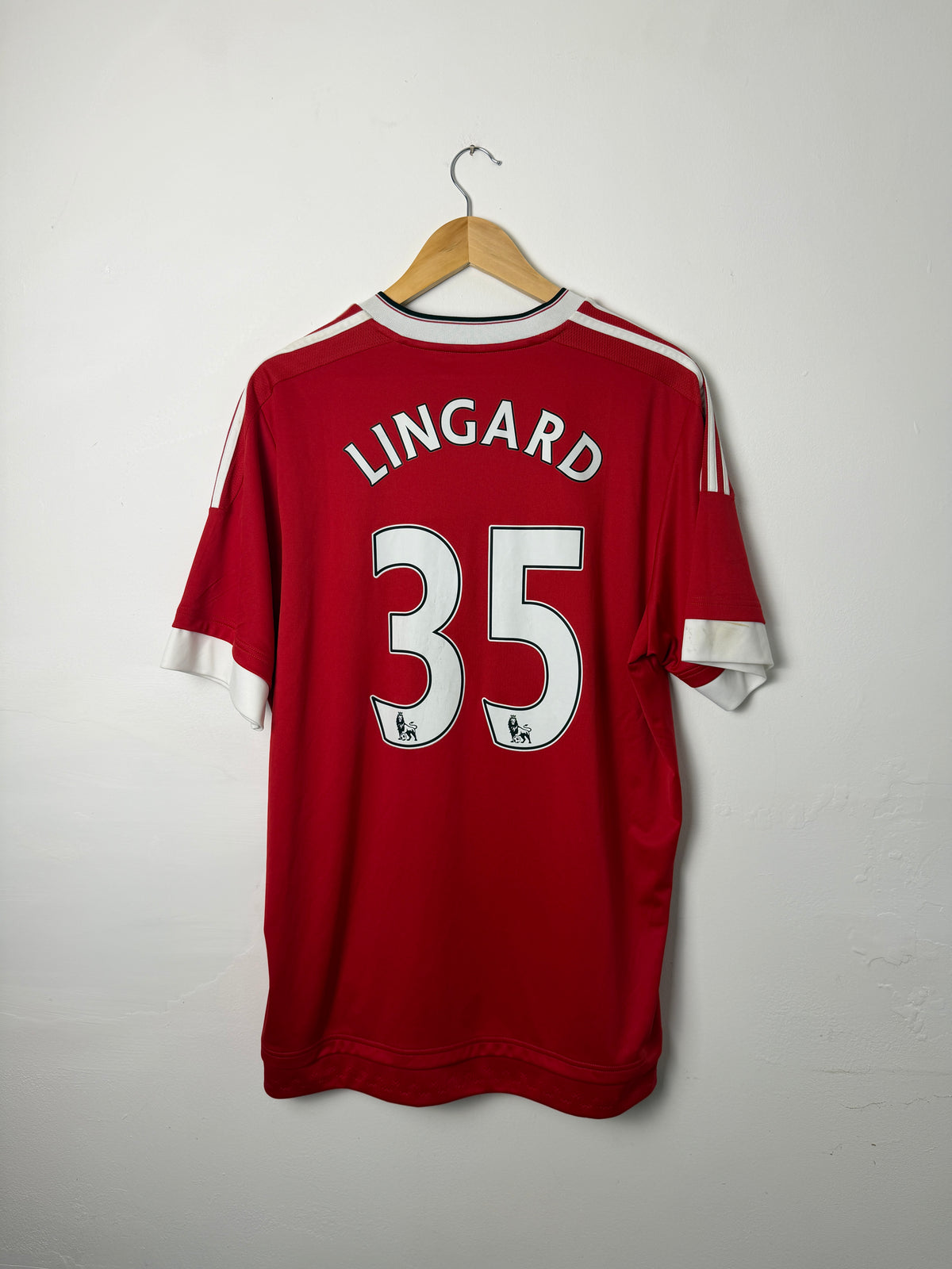 Jesse Lingard Manchester United 2015-16 home football shirt (XL)