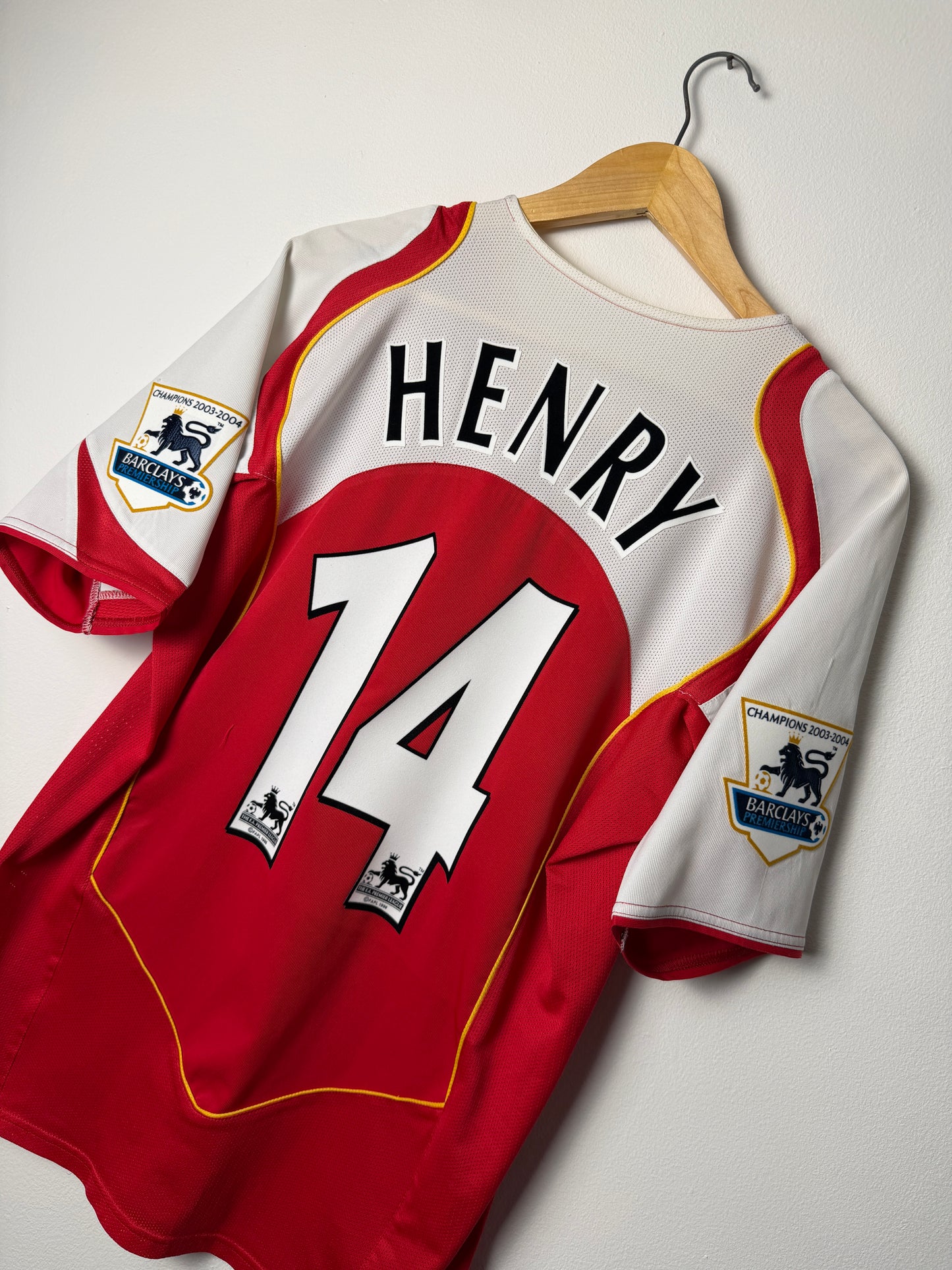 Thierry Henry Arsenal FC 2004-05 home football shirt (M)