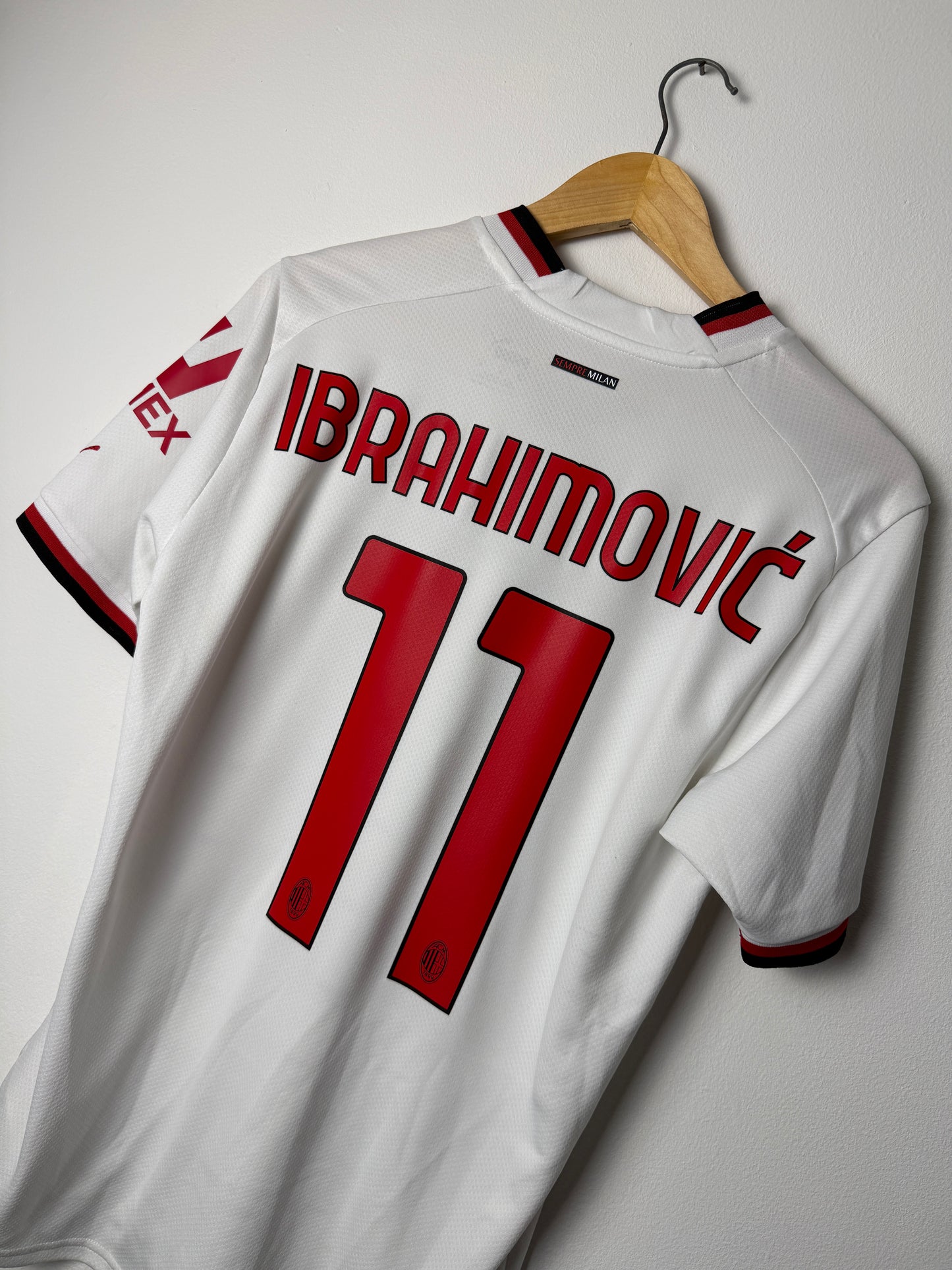 Zlatan Ibrahimovic AC Milan 2022-23 away football shirt (M)