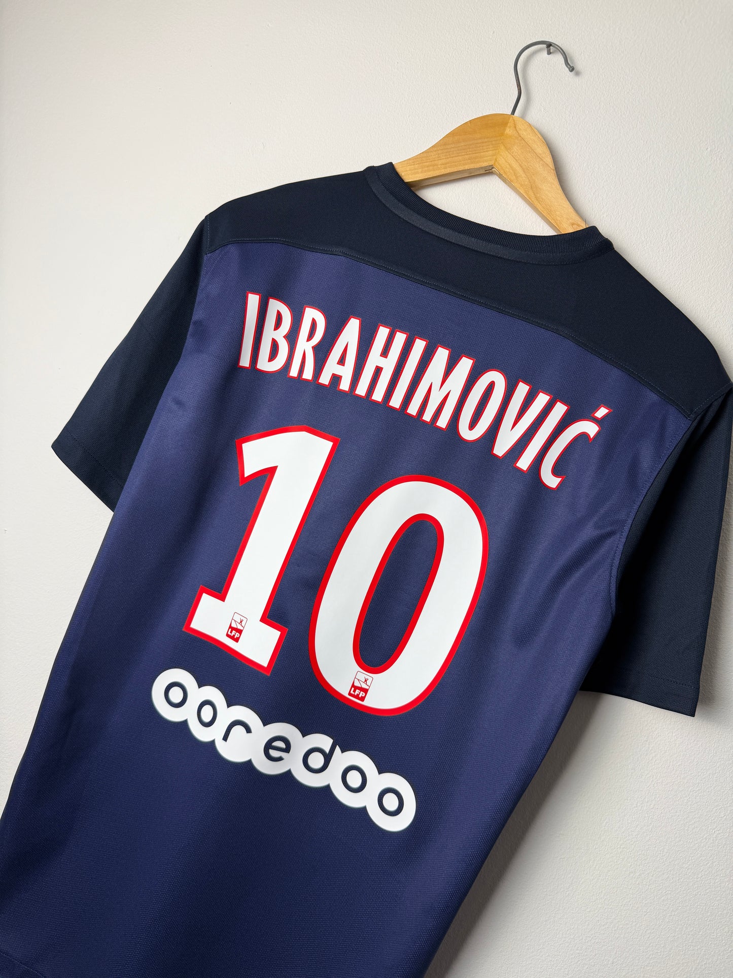 Zlatan Ibrahimovic PSG 2015-16 home football shirt (M)