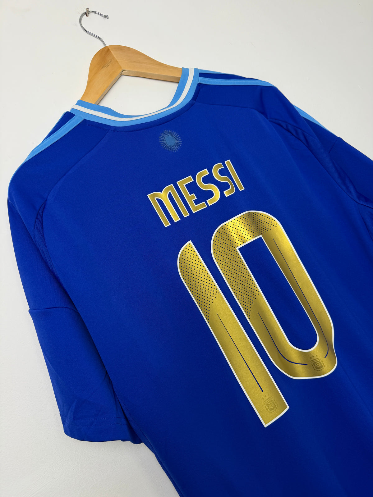 Lionel Messi 2024 Argentina away football shirt (XL)