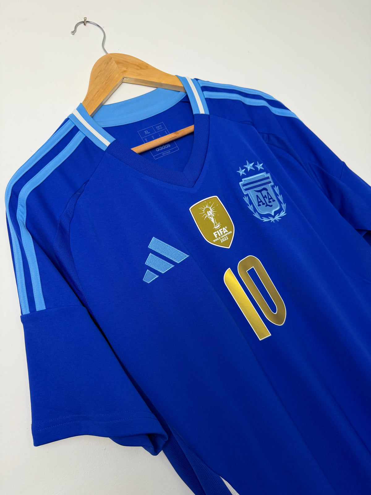 Lionel Messi 2024 Argentina away football shirt (XL)