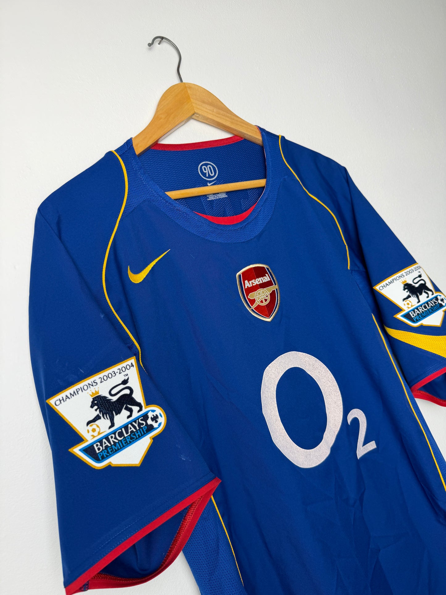 Thierry Henry Arsenal FC 2004-05 away football shirt (L)