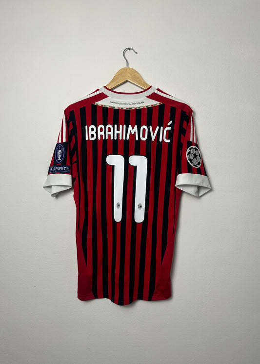 Zlatan Ibrahimovic AC Milan 2011-12 home football shirt (M)