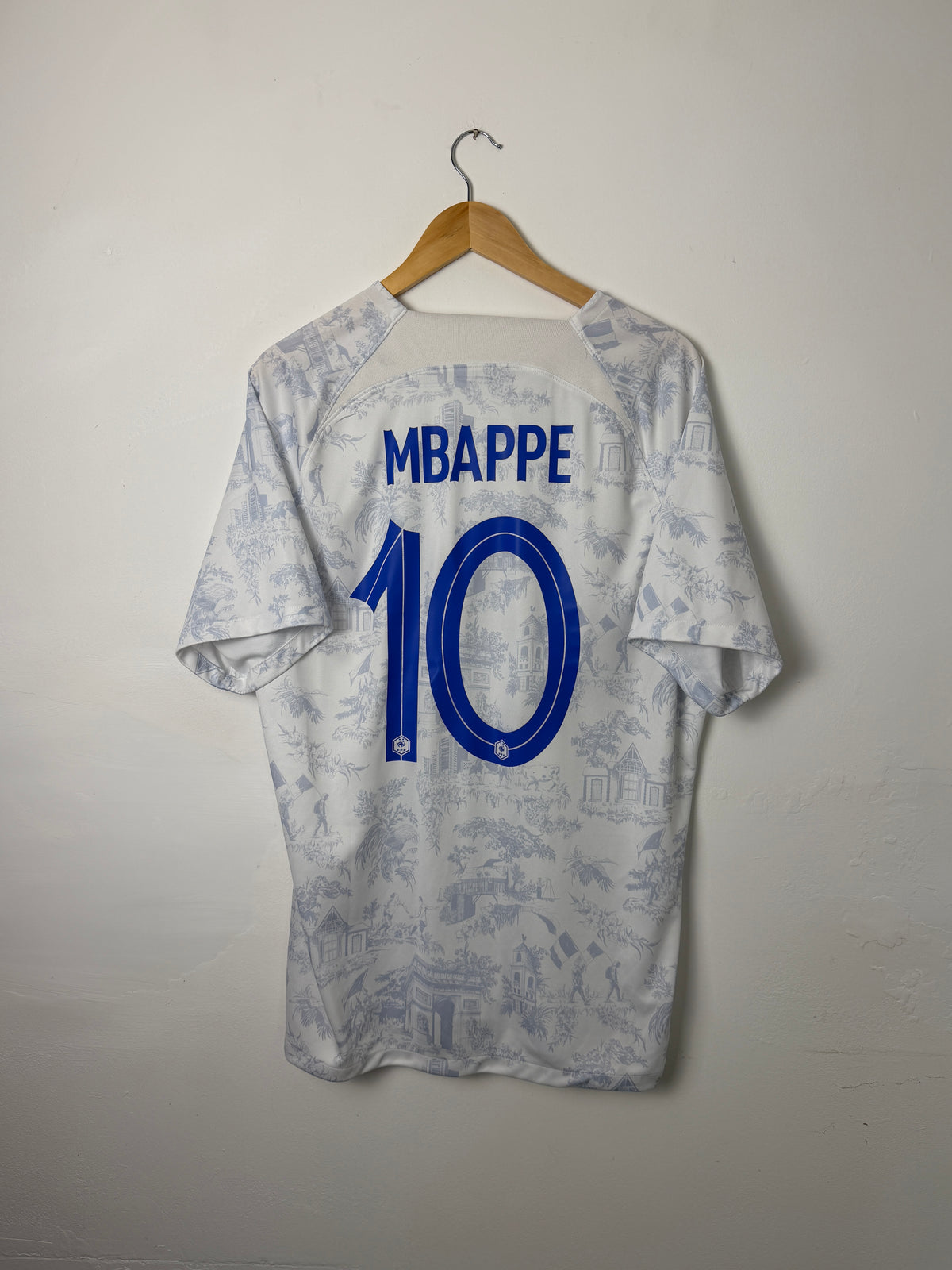 Kylian Mbappe France 2022 away football shirt (XL)