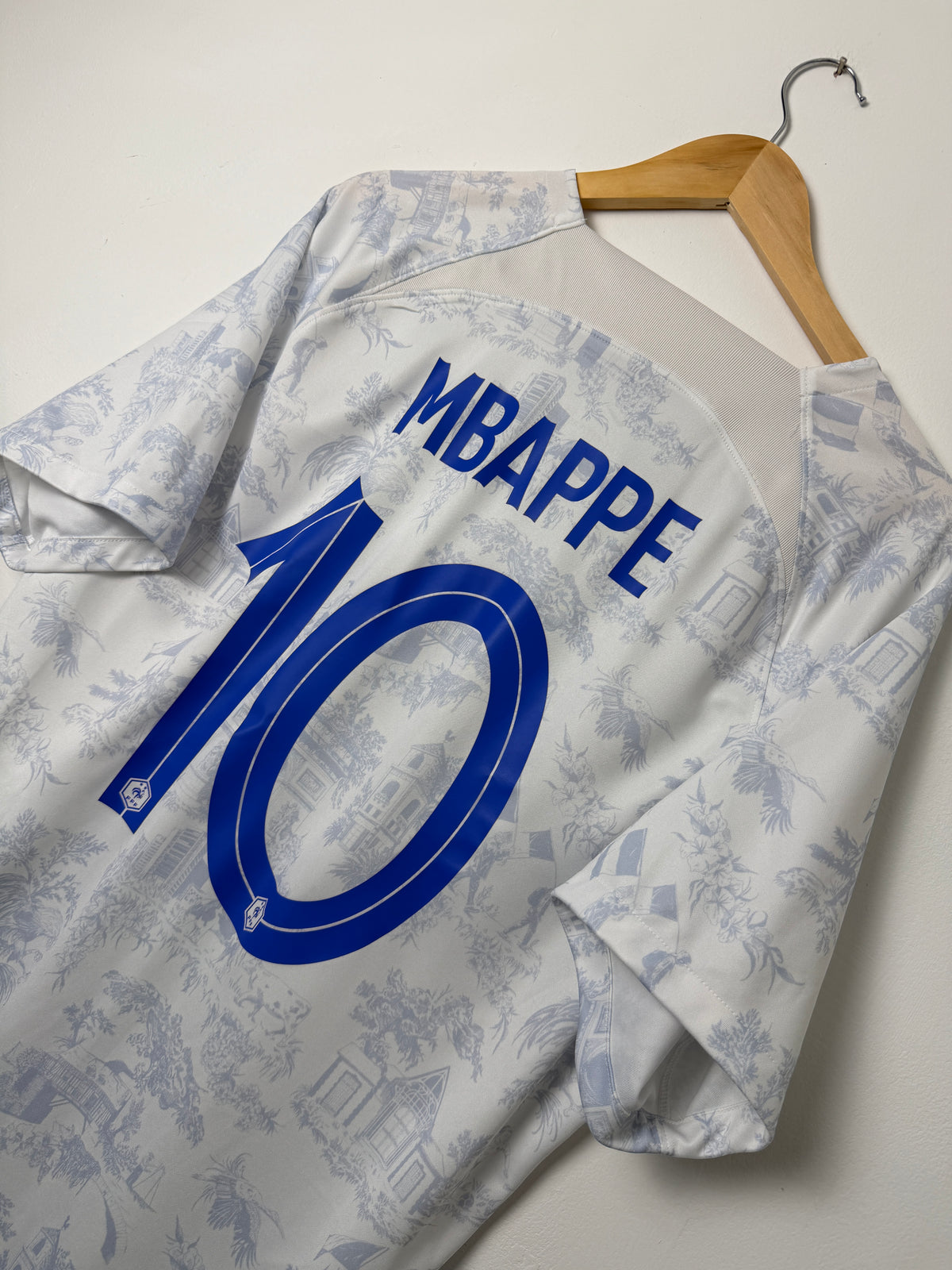 Kylian Mbappe France 2022 away football shirt (XL)