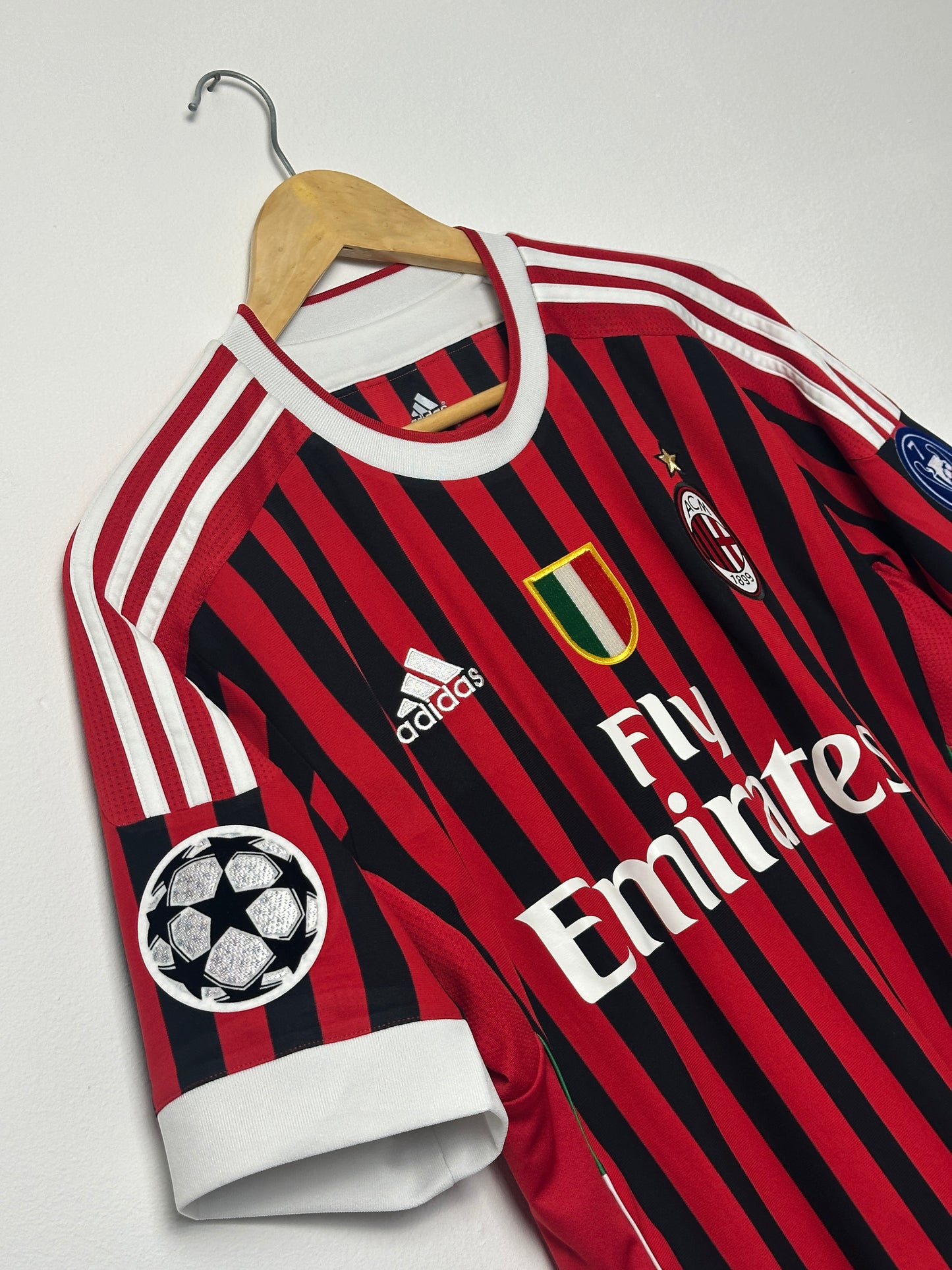 Zlatan Ibrahimovic AC Milan 2011-12 home football shirt (M)