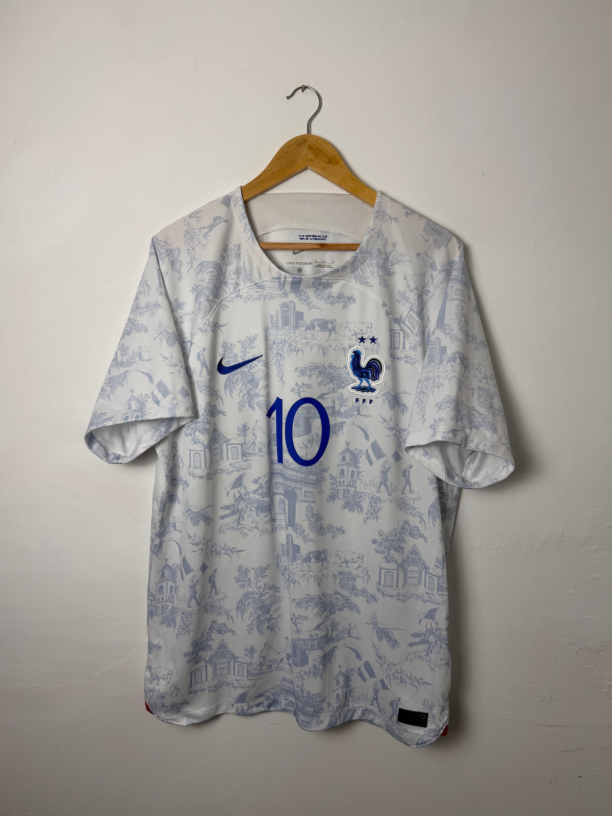 Kylian Mbappe France 2022 away football shirt (XL)