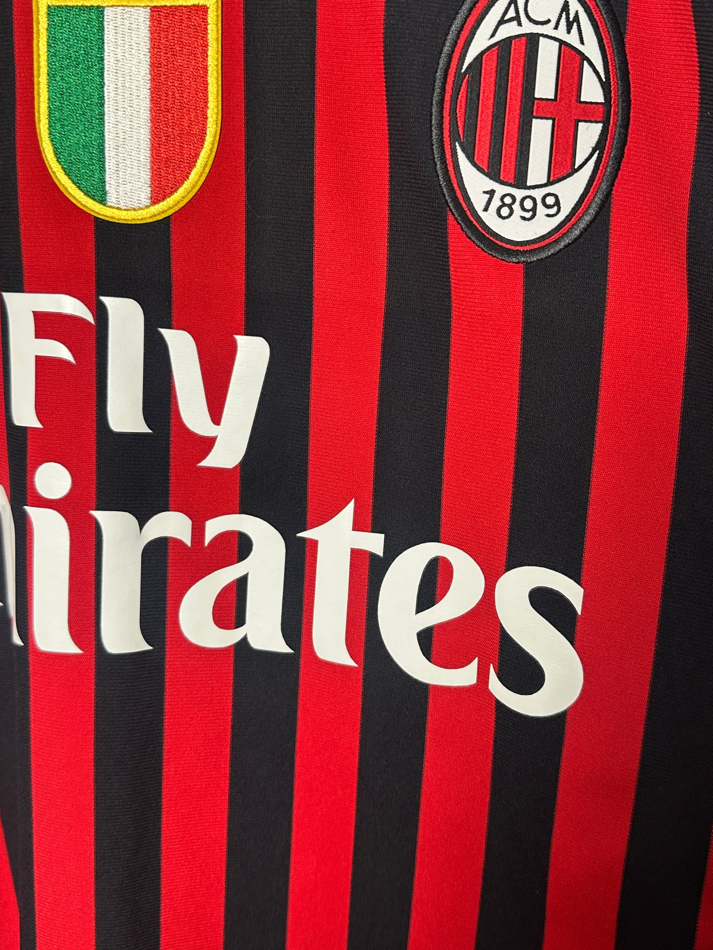 Zlatan Ibrahimovic AC Milan 2011-12 home football shirt (M)