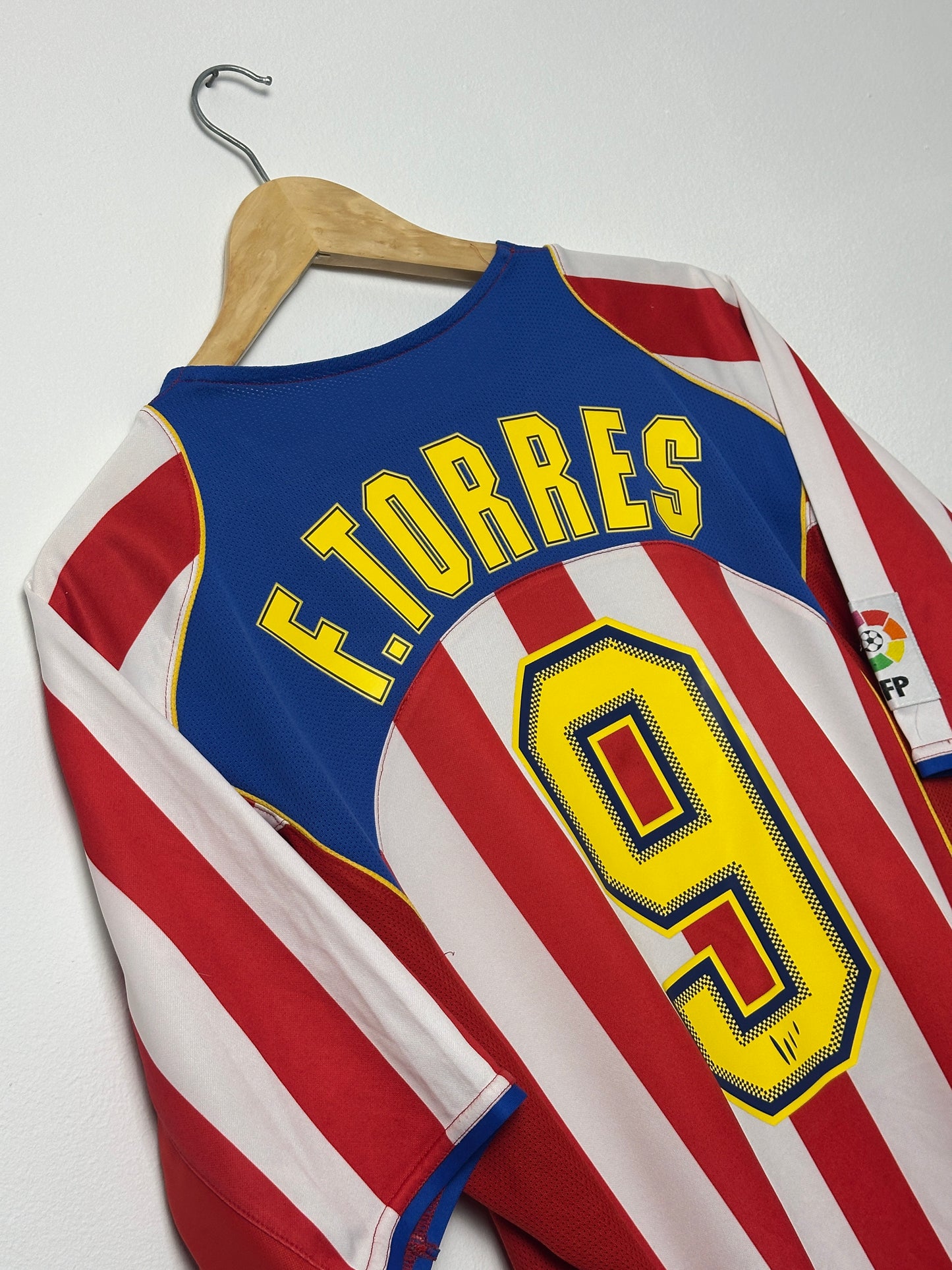 Fernando Torres Atletico Madrid 2004-05 home football shirt (L)