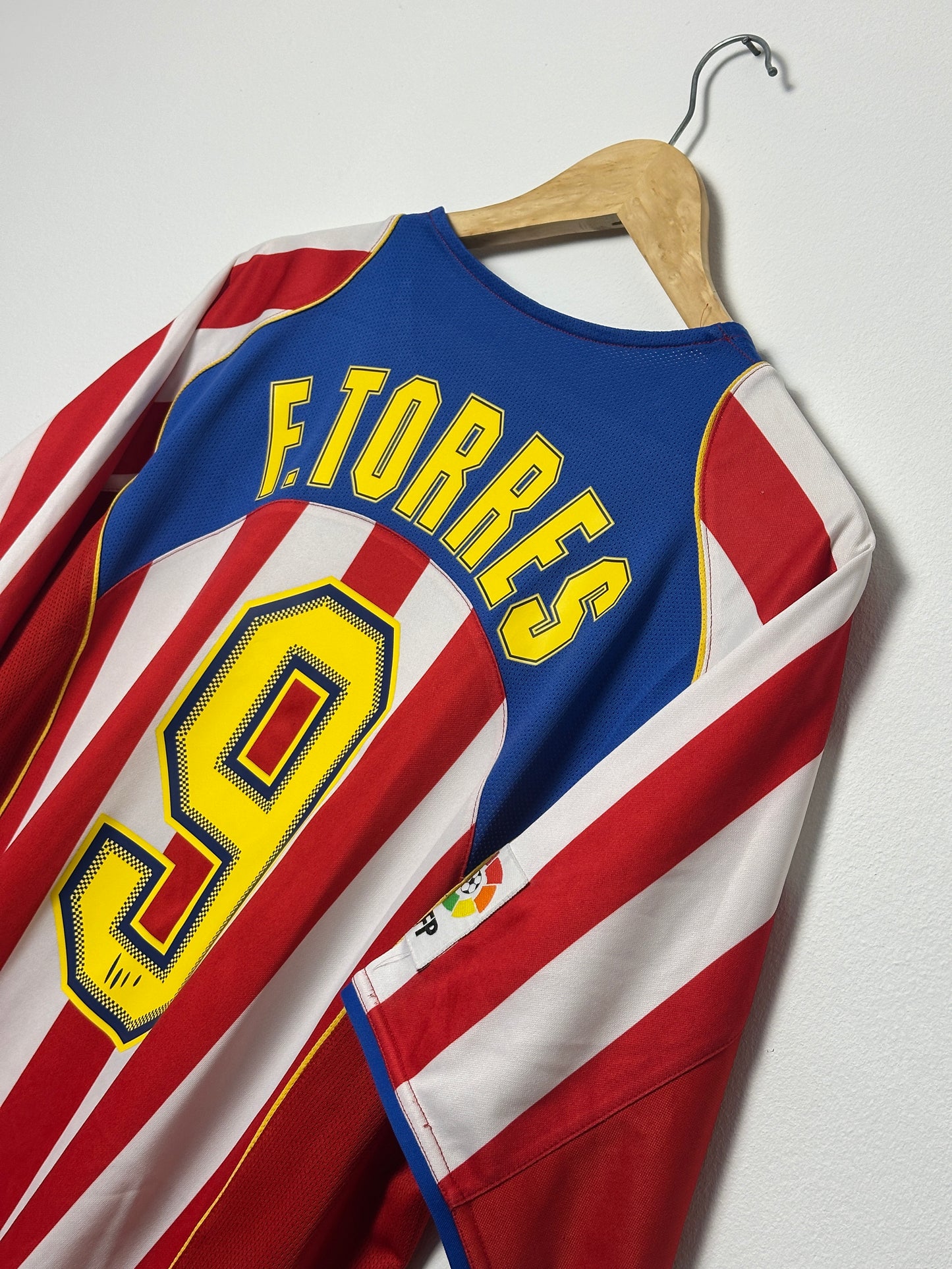 Fernando Torres Atletico Madrid 2004-05 home football shirt (L)