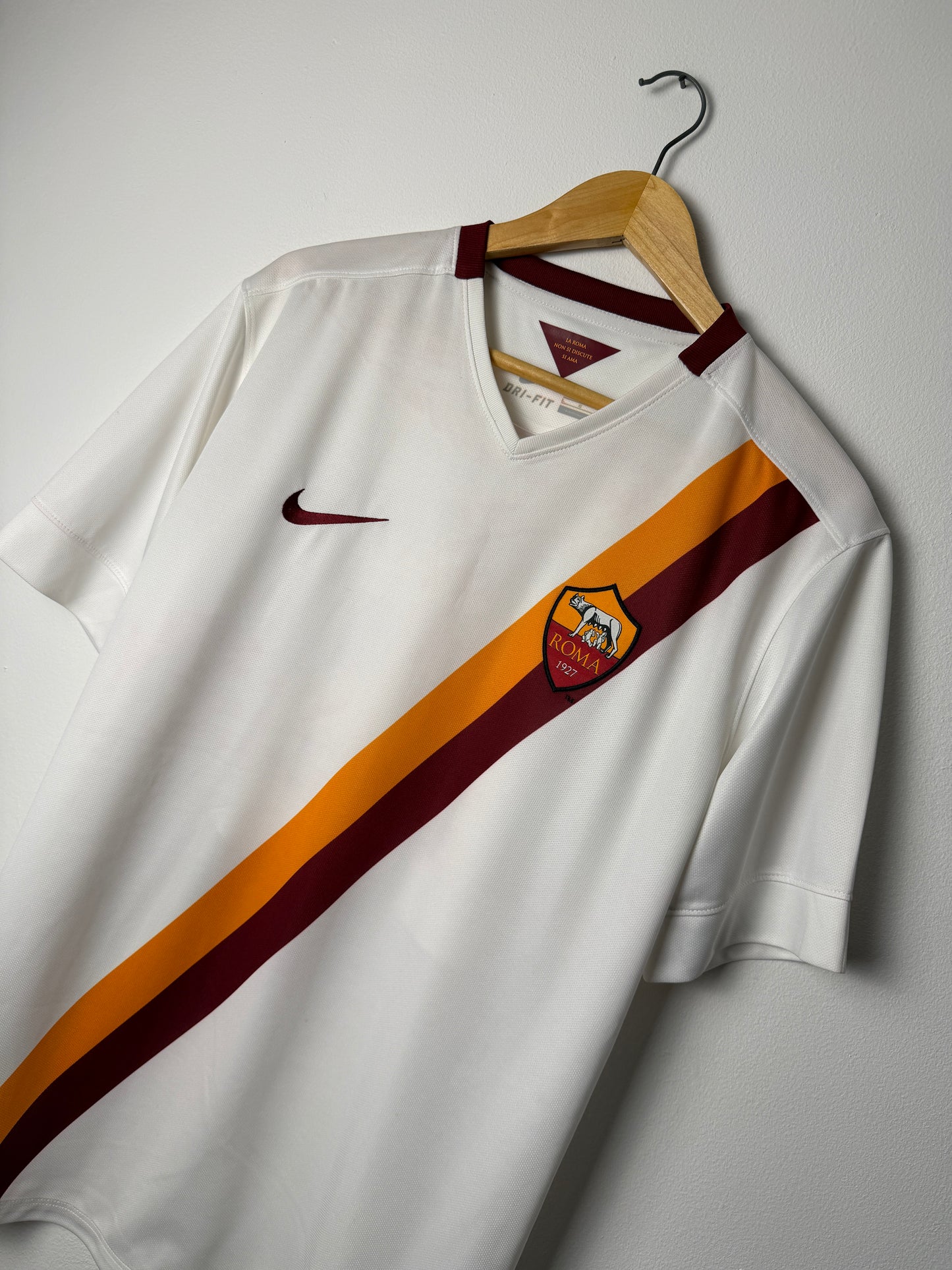 Victor Ibarbo AS Roma 2014-15 away football shirt (L)