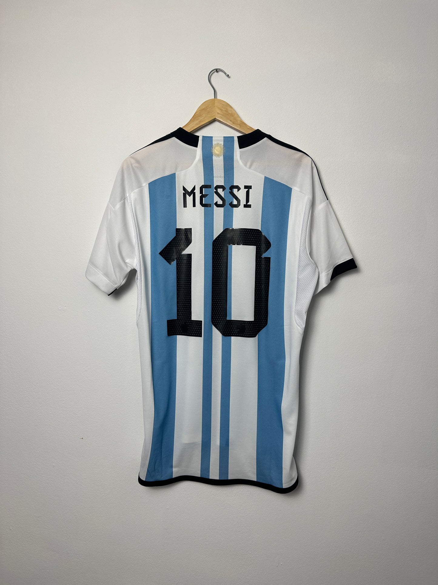 Lionel Messi Argentina 2024 home football shirt (L)