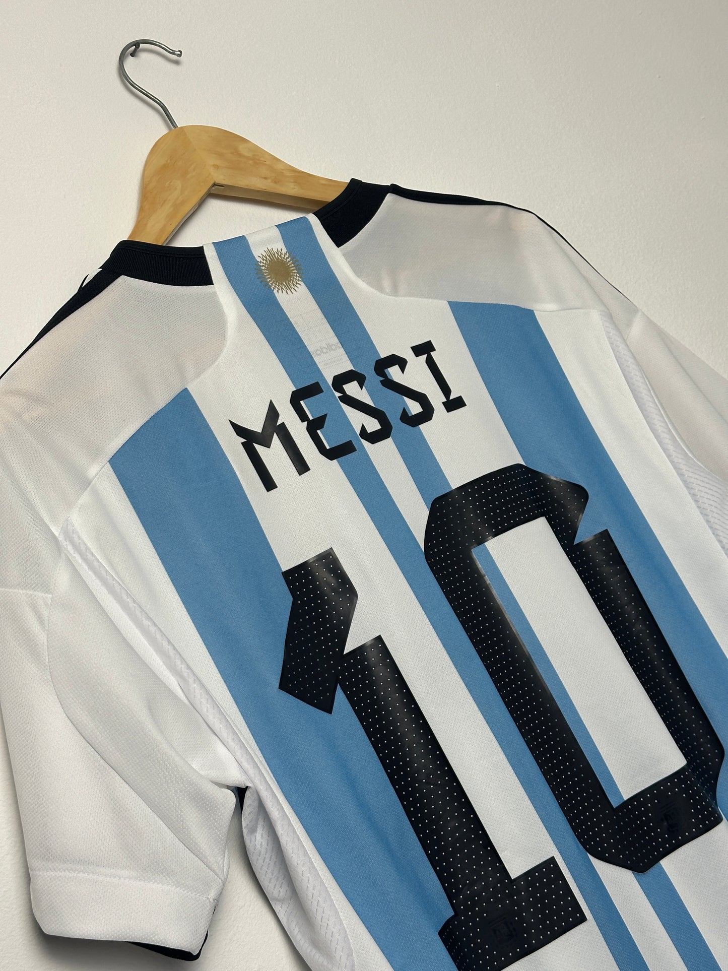 Lionel Messi Argentina 2024 home football shirt (L)