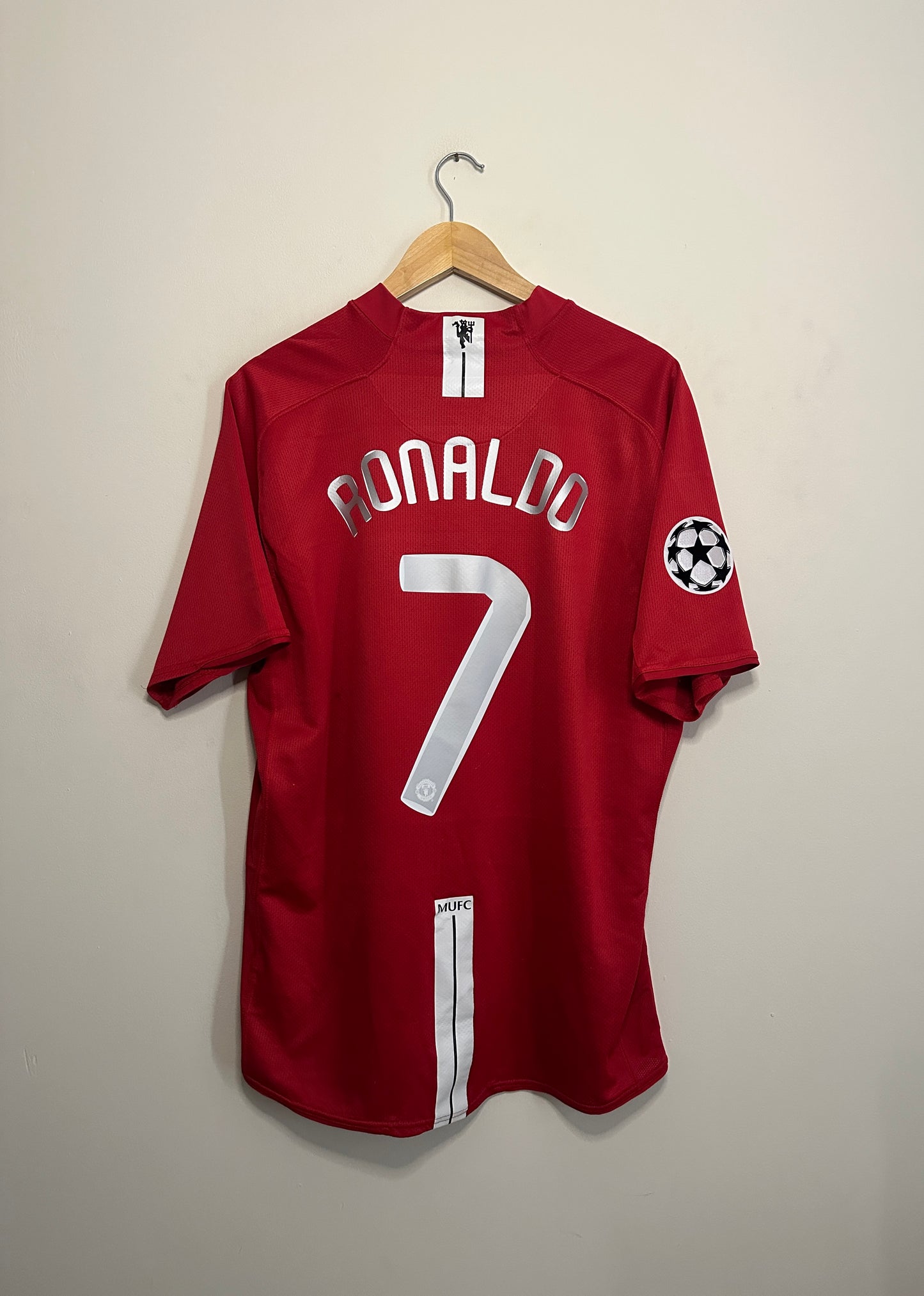 Cristiano Ronaldo Manchester United 2007-09 home football shirt (XL)