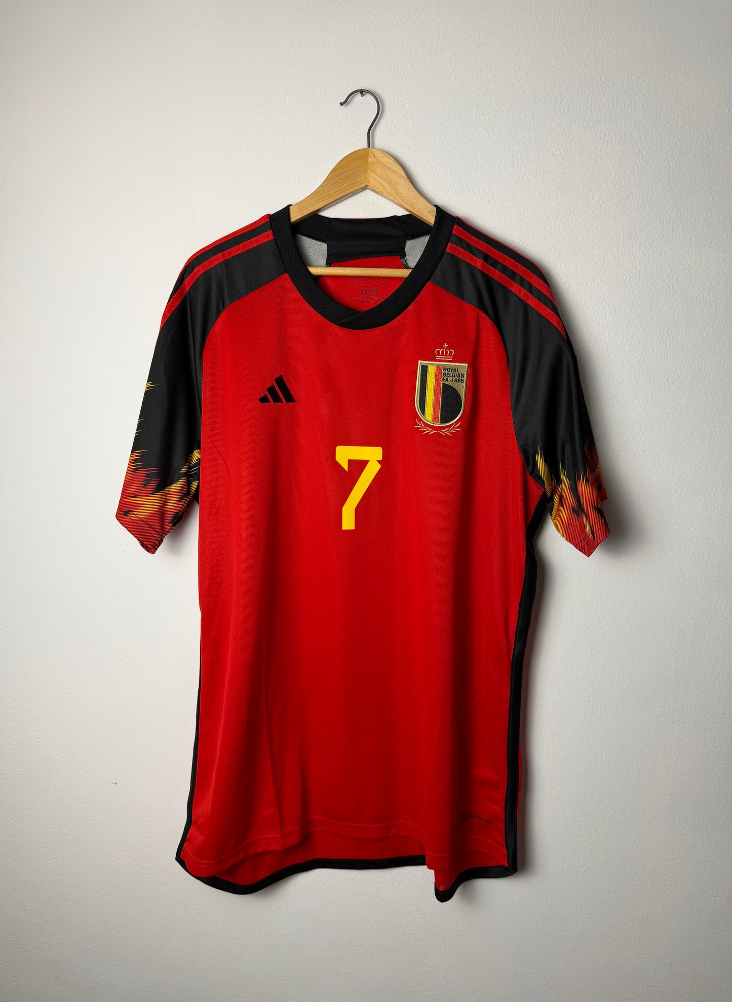 Kevin De Bruyne Belgium 2022 home football shirt (XL)