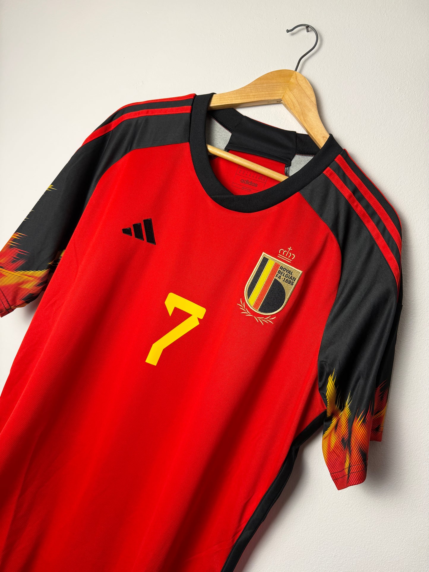 Kevin De Bruyne Belgium 2022 home football shirt (XL)